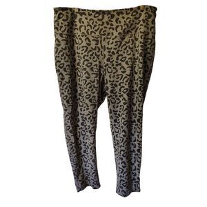 C Active Gray Leopard‎ Print XL Capri Leggings